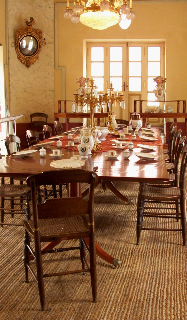 Интерьер большой столовой