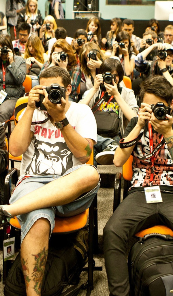 Журналист с татуировкой