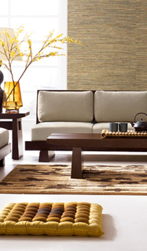 Большие свечи в оформлении гостиной