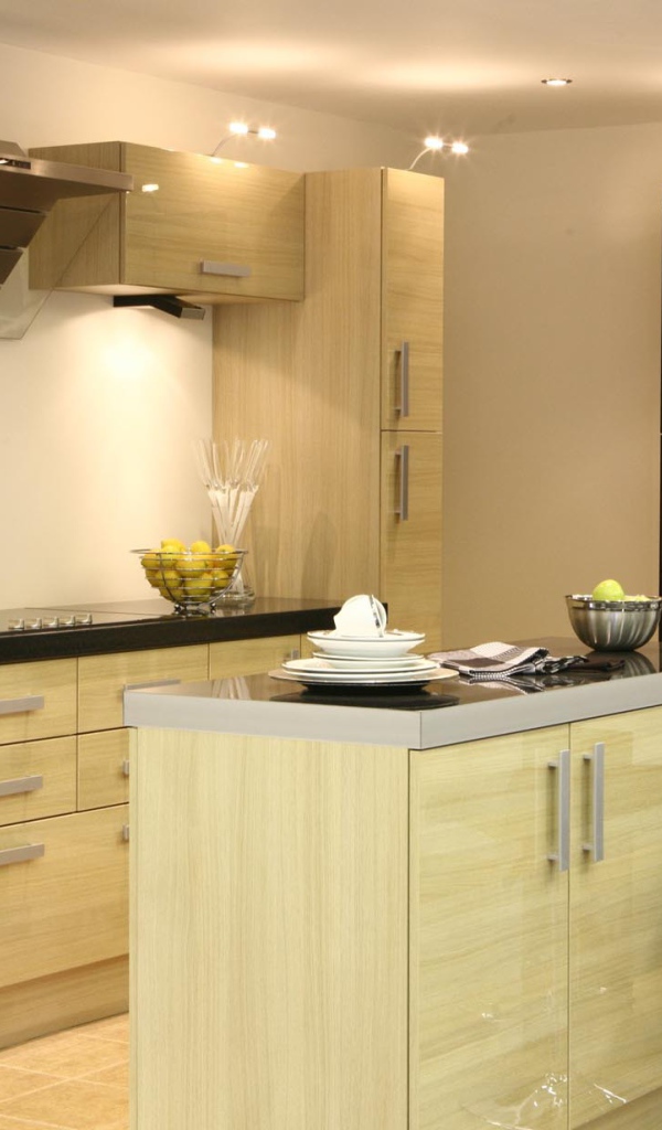 Светлая мебель на кухне