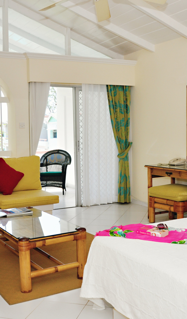 Гостиная под крышей