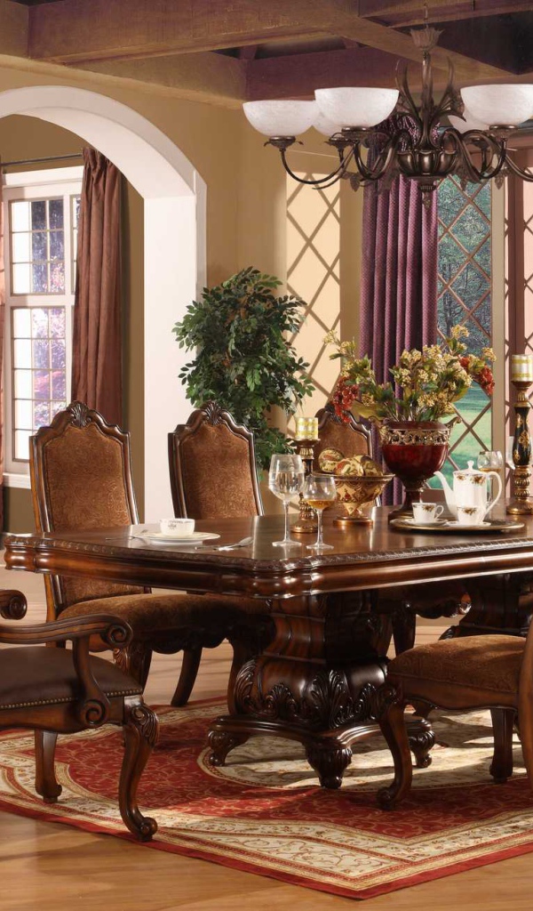 Роскошная мебель в столовой