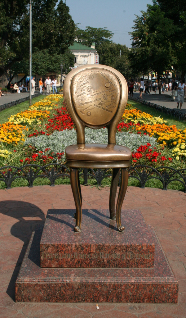 Памятник Ильфу и Петрову Одесса