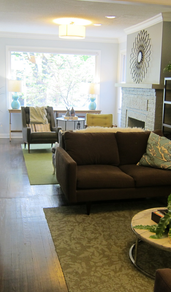 Узкая комната для гостиной