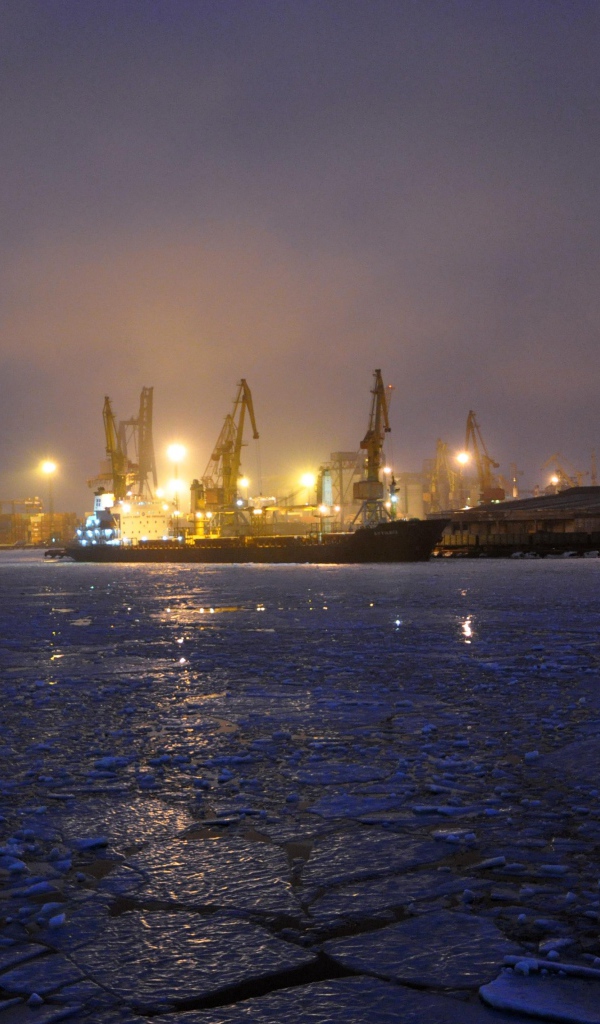 Одесский порт вечером