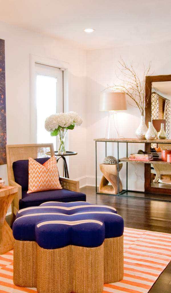 Пуфики в гостиной