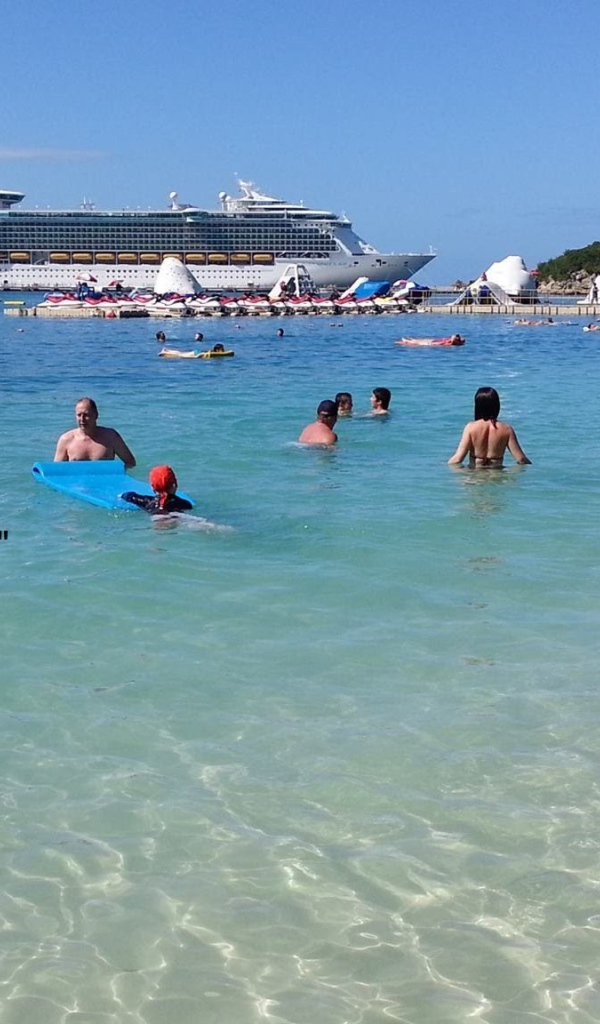 Люди веселятся в Гаити