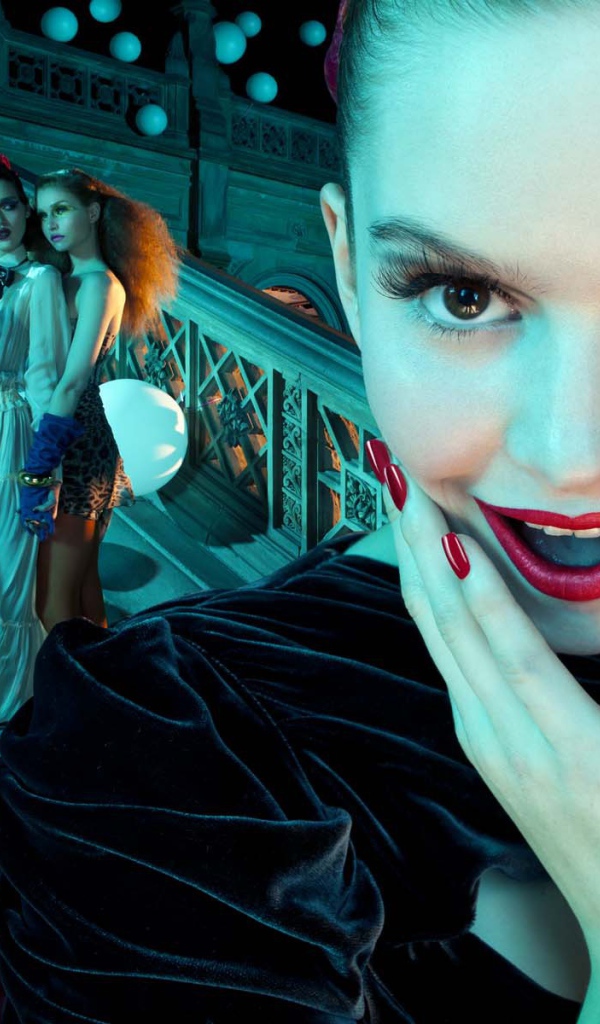 Фотография девушки веселятся