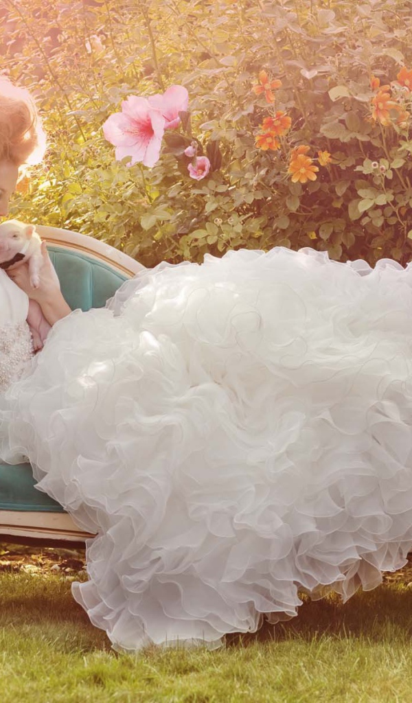 Фотография женщина в саду