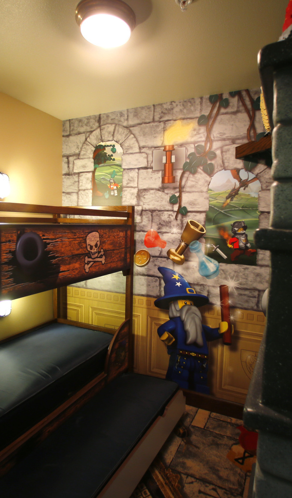 Пиратский корабль в детской