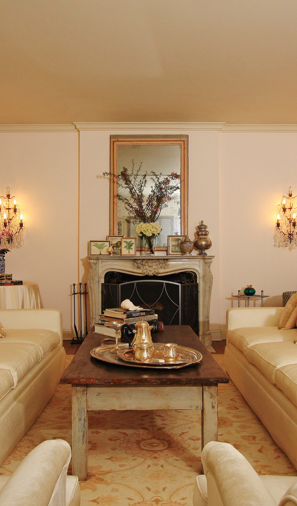 Роскошные диваны в гостиной