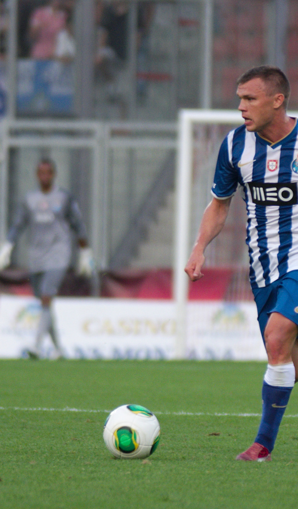 Полузащитник Порту Марат Измайлов