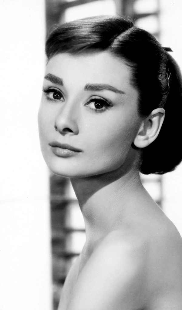 Портрет Одри Хепбёрн 