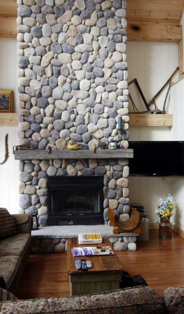 Комната с камином