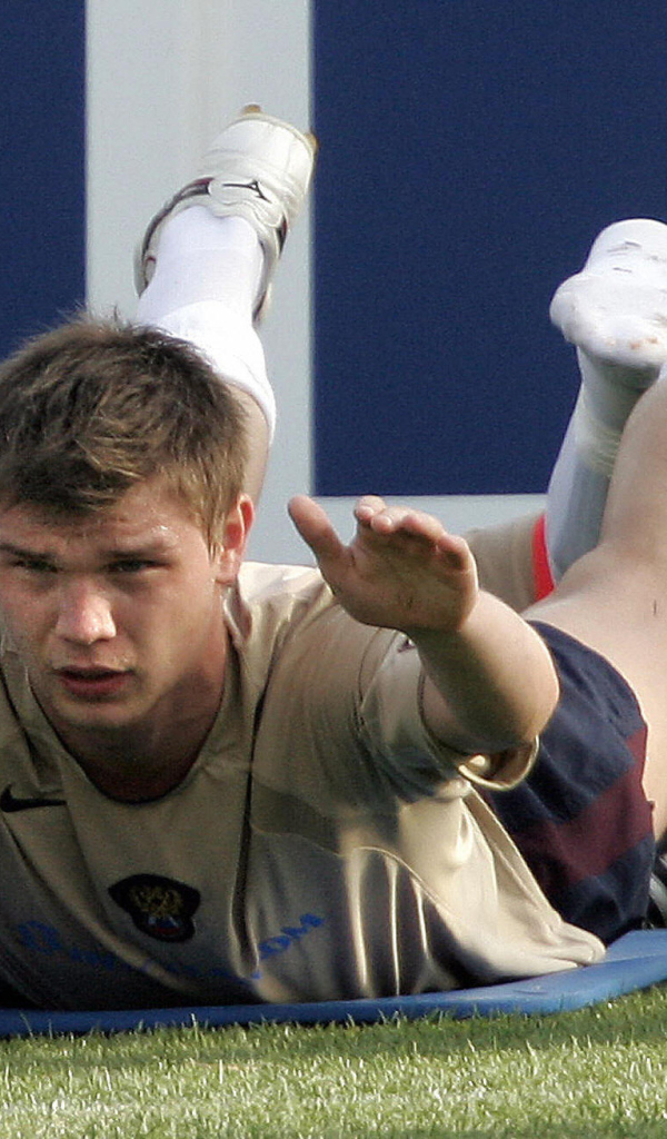 Игрок сборной России Марат Измайлов на тренировке