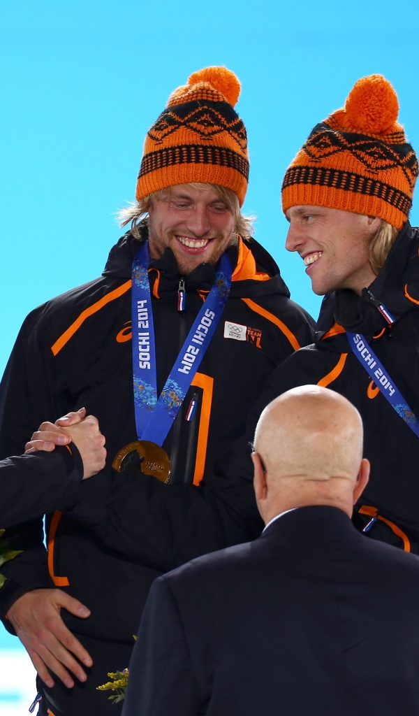 Обладатель серебряной медали голландский конькобежец Ян Смеекенс на олимпиаде в Сочи