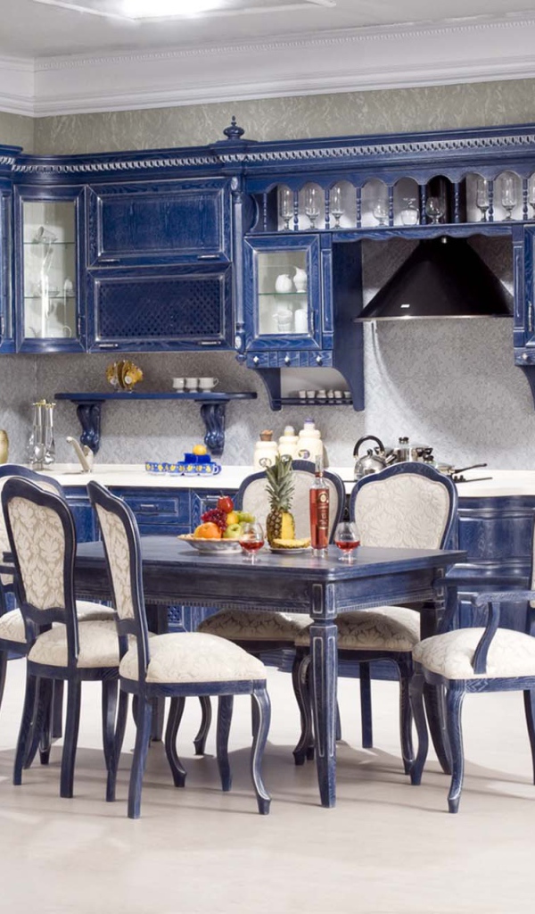 Просторная синяя кухня