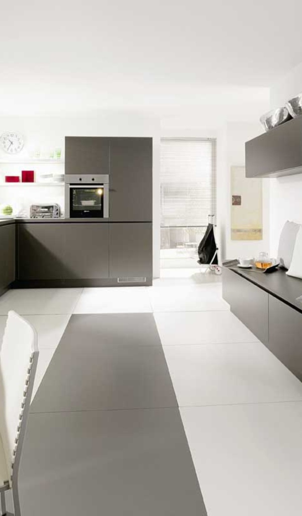 Строгие линии в дизайне кухни
