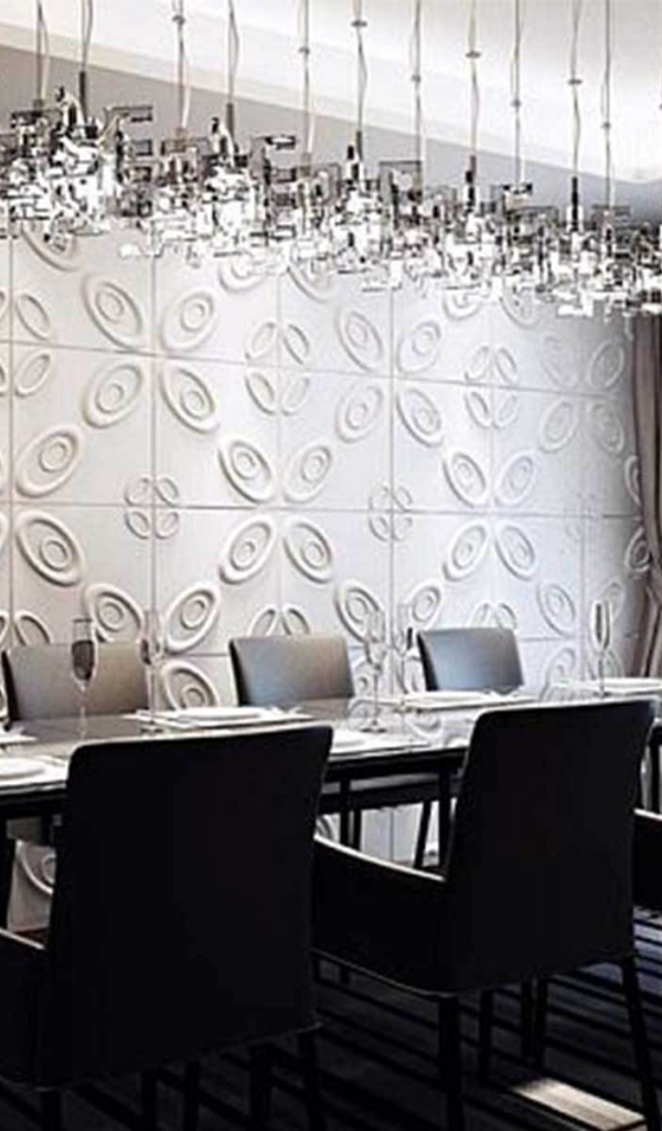 Лепные стены в столовой