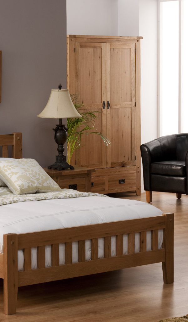 Стильная деревянная мебель для спальни