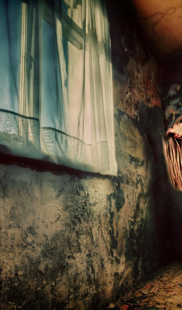 Фотография Девушка в белом платье