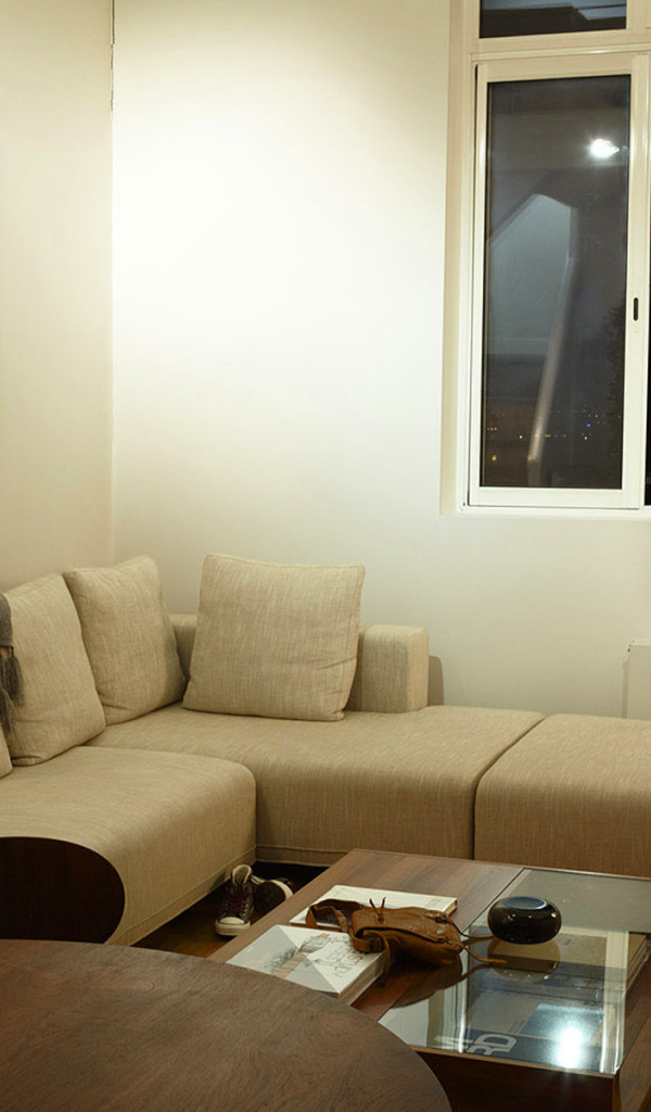 Фотография девушка разбив стекло