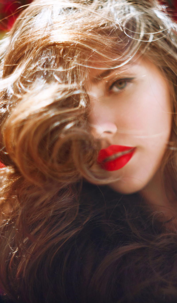 Фотография красивой девушки