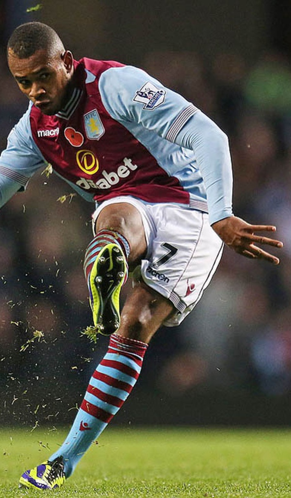 Известная футбольная команда Астон Вилла