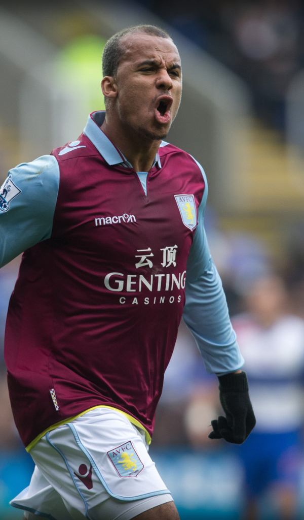 Популярный футбольный клуб Астон Вилла