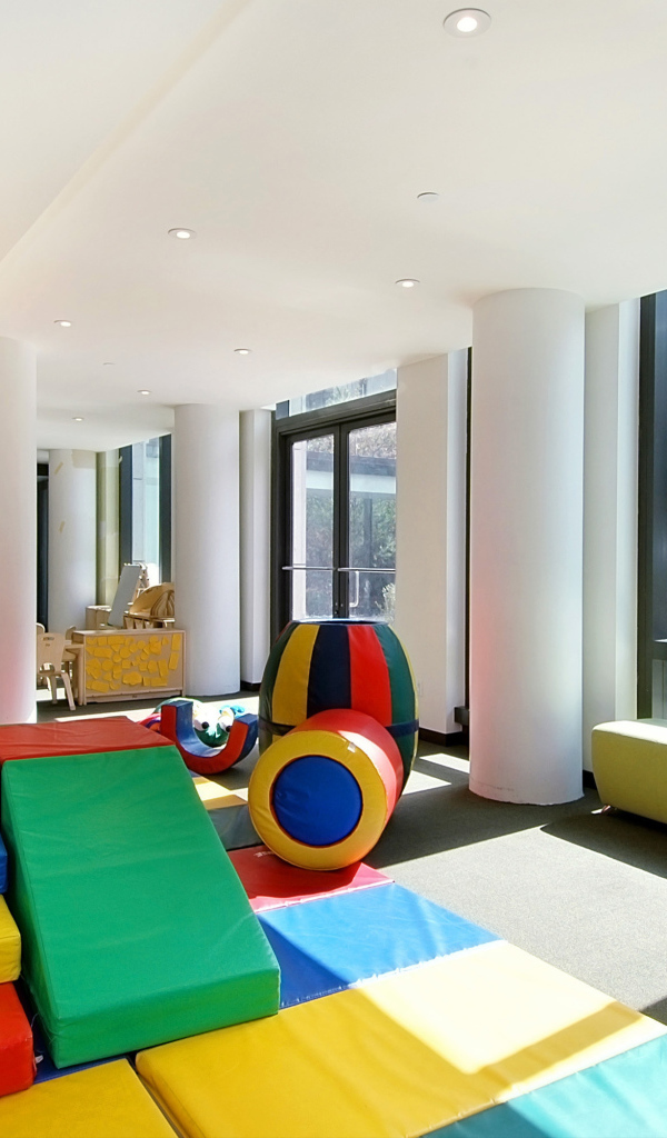 Просторная детская комната