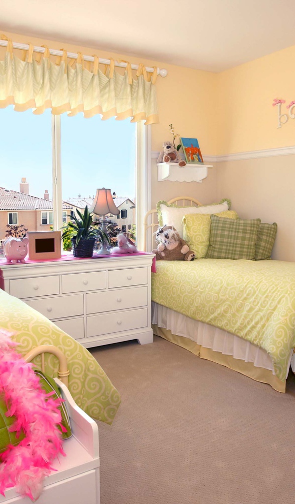 Две кровати для близняшек