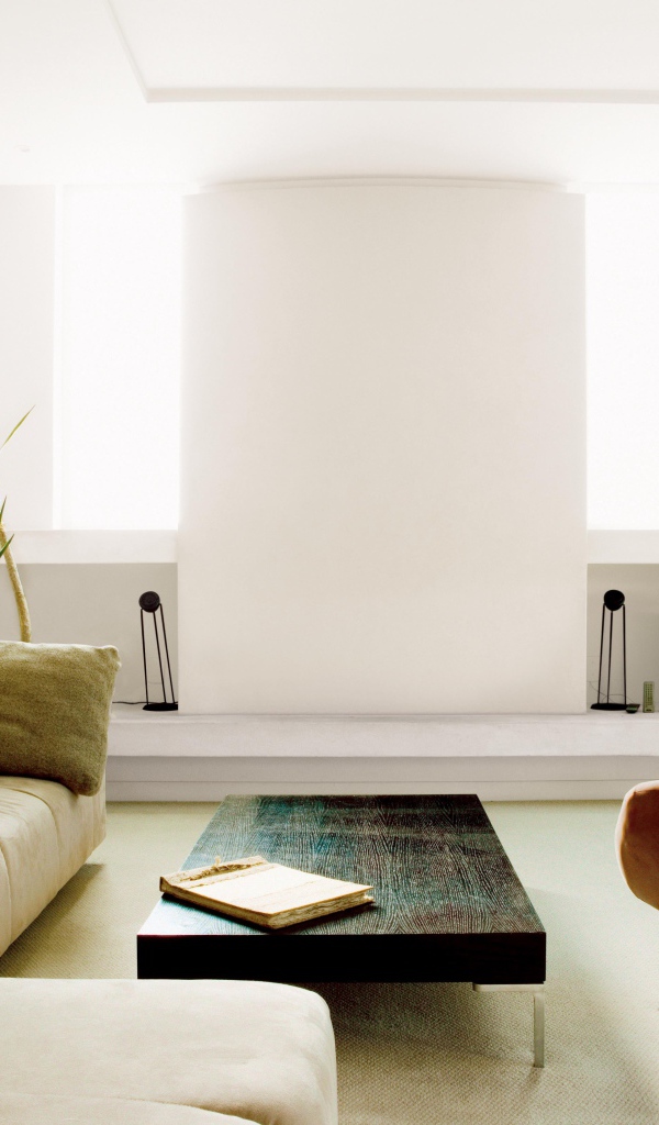 Очень светлая гостиная