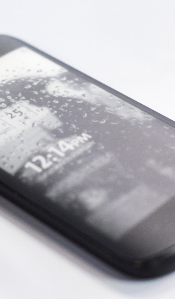 Водостойкий смартфон YotaPhone 2