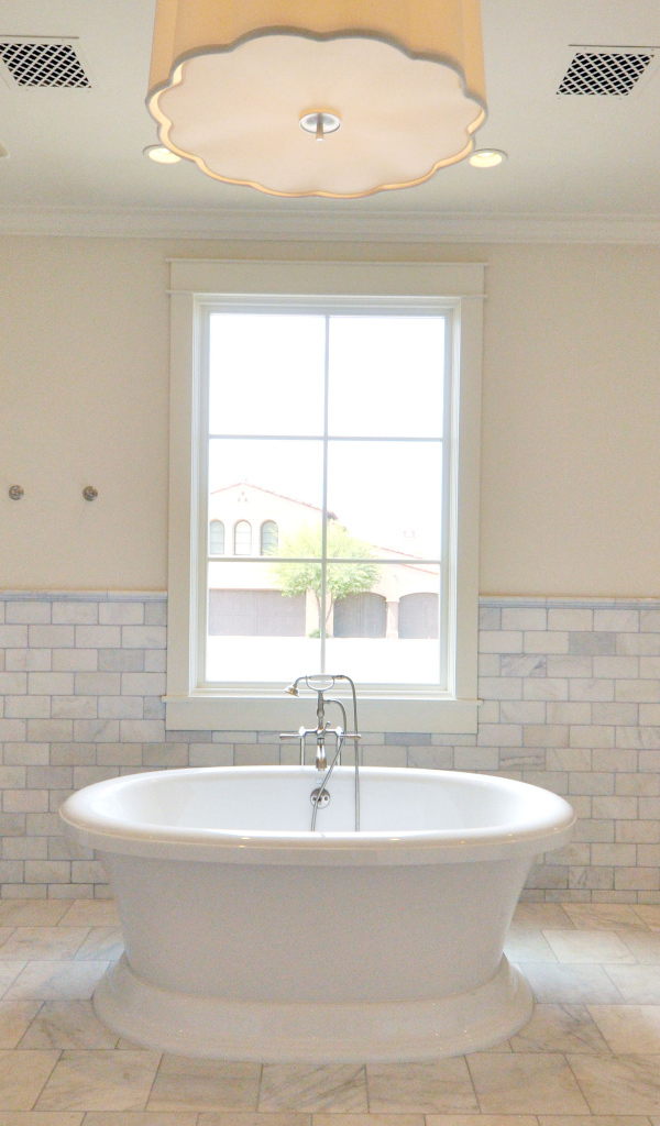 Белая ванная