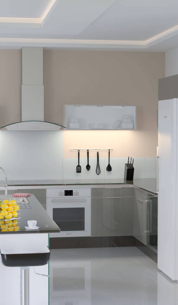 Белый холодильник в кухне