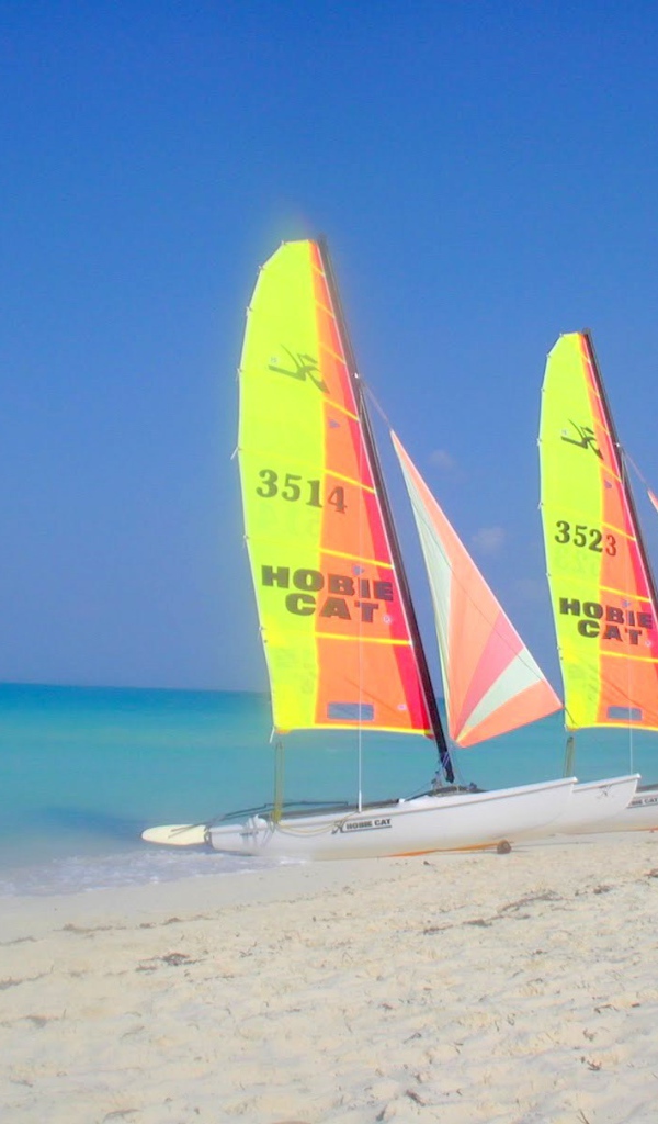 Яхты на пляже на курорте Кайо Санта Мария, Куба