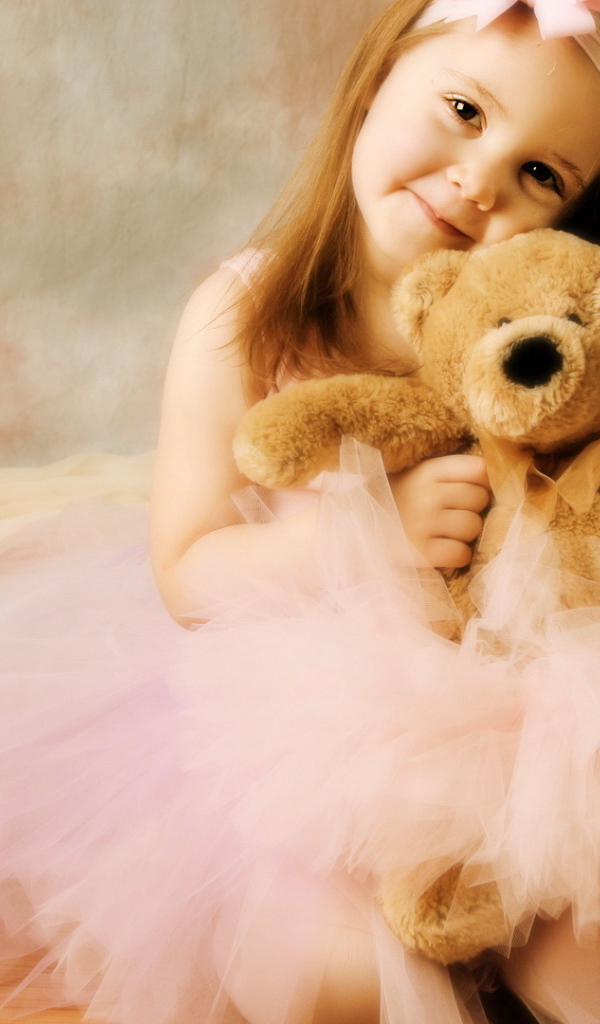 Юная балерина с медведем