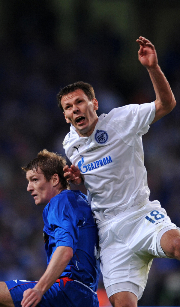 Константин Зырянов полузащитник Зенита в игре