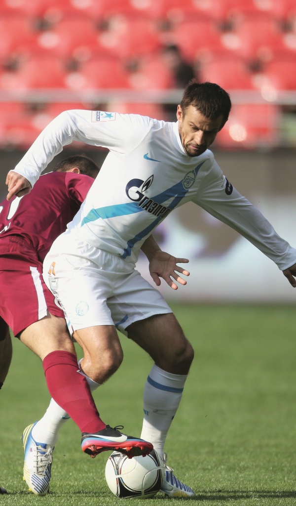 Сергей Семак полузащитник Зенита на поле