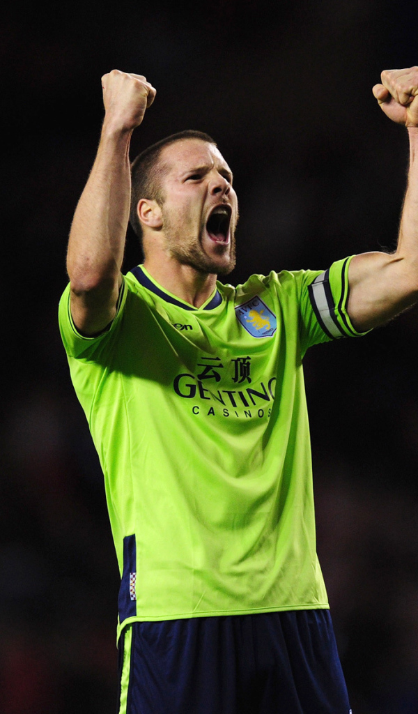 Известная футбольная команда Англии Астон Вилла