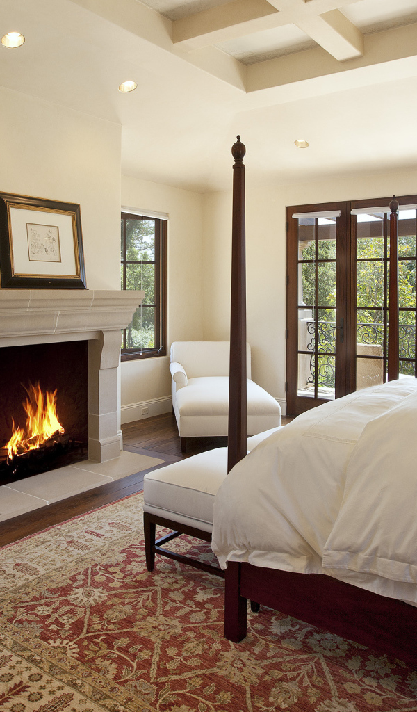 Интерьер Спальня с камином