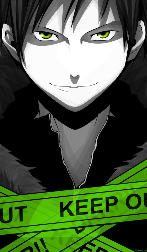 Герой аниме Дюрарара!! позади полицейских ленточек