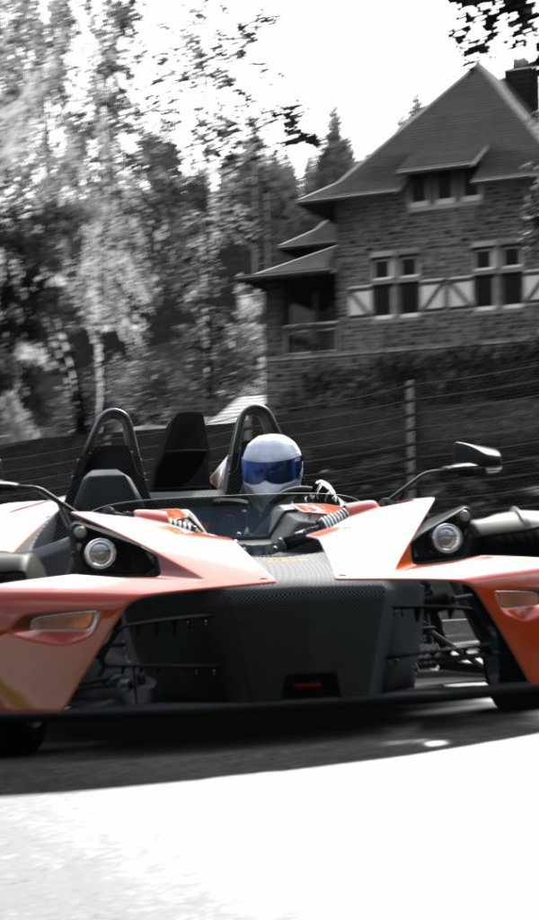 Гоночный болид на городской улице