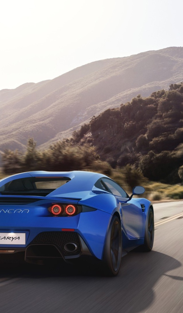 Синий Arrinera Hussarya на шоссе