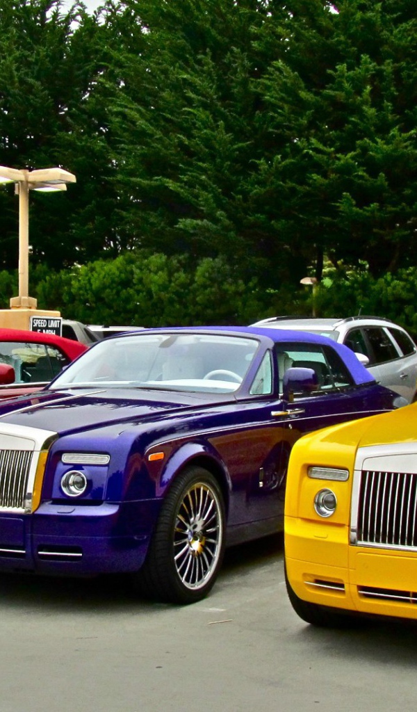 Яркие автомобили Rolls-Royce Phantom