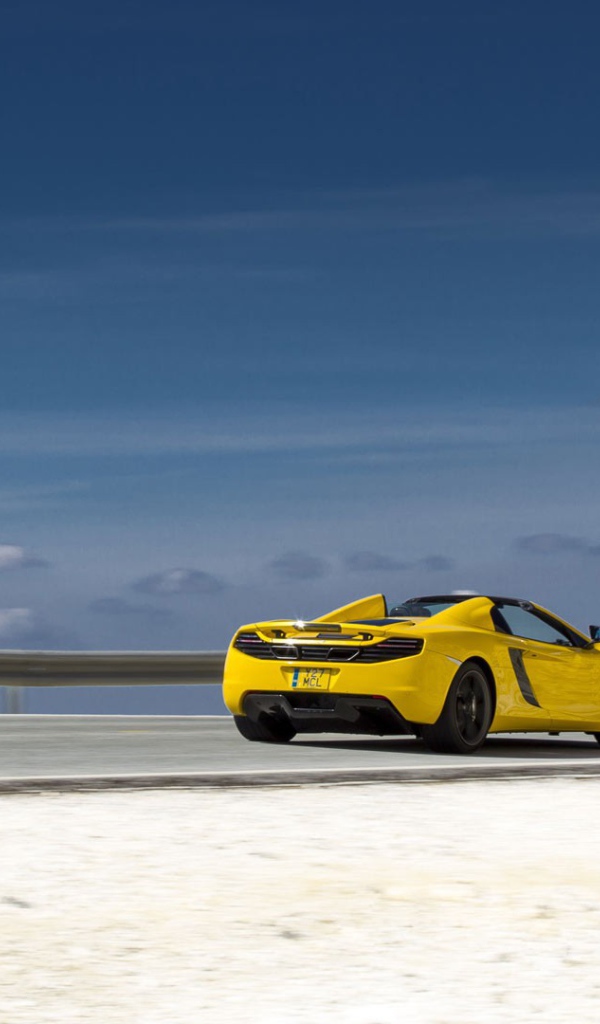 Яркий желтый McLaren