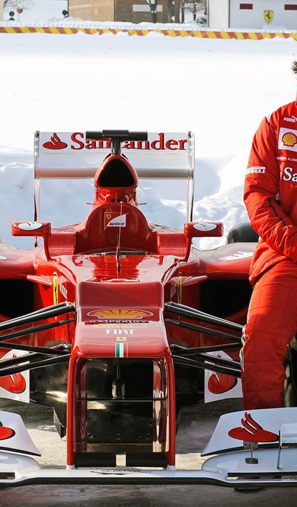 Гонщики Формулы 1 со своим автомобилем