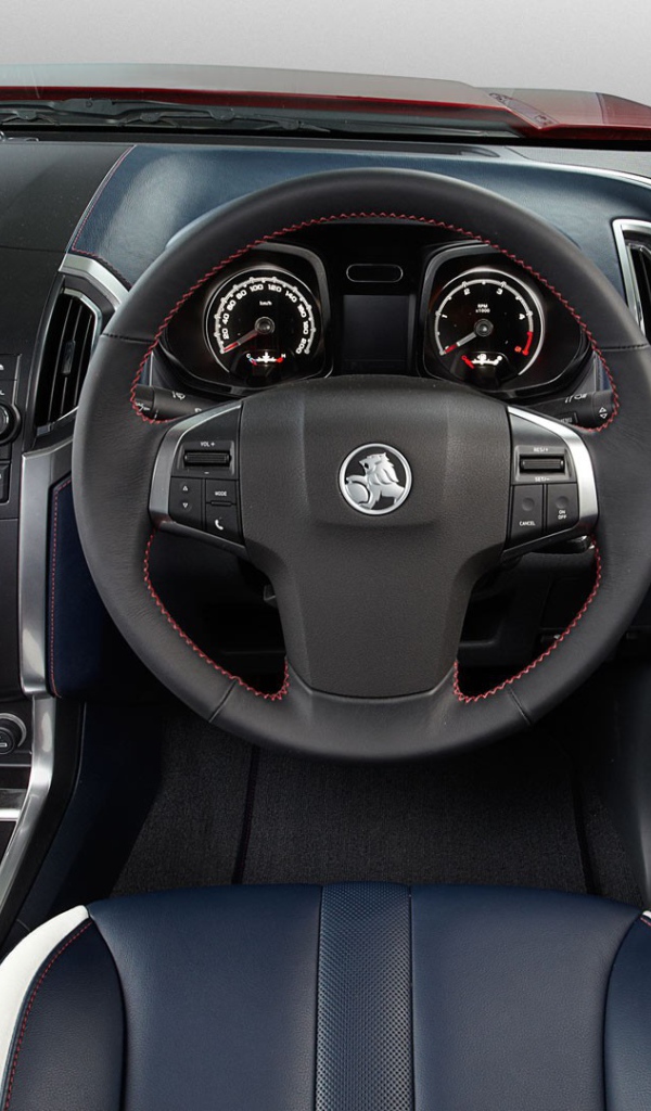 Интерьер автомобиля Holden Colorado