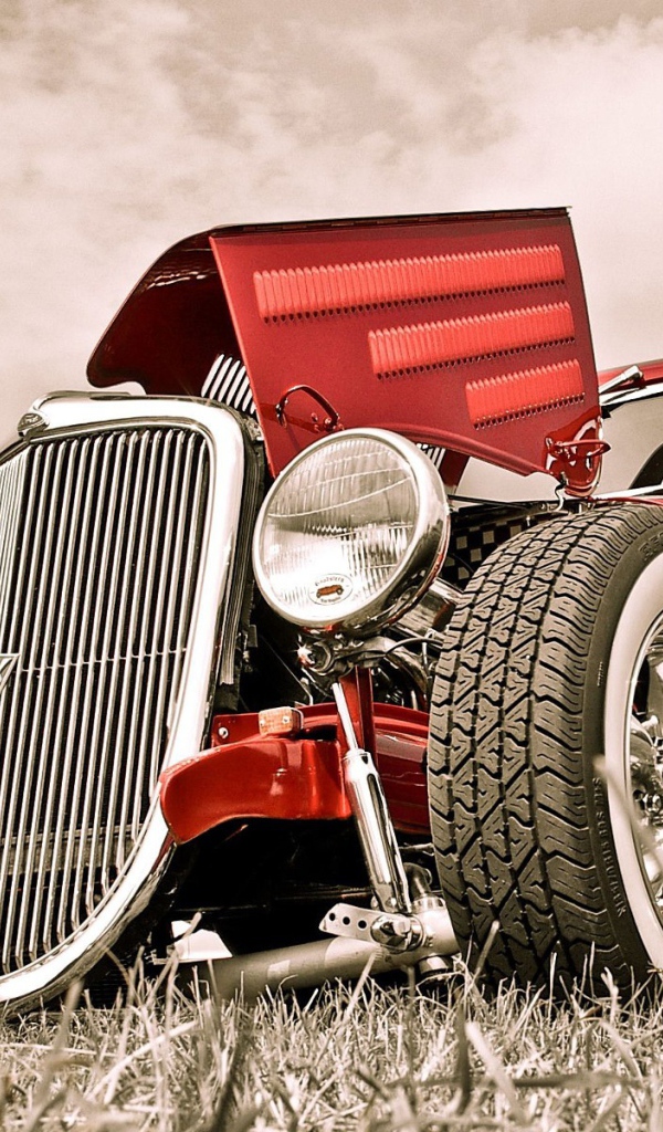 Старый спортивный автомобиль