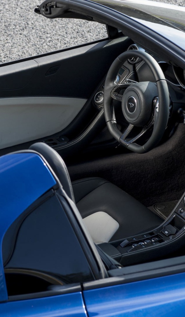 Салон кабриолета McLaren